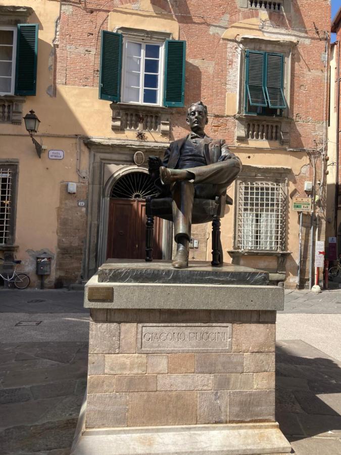 Puccini'S Home, Elegant Apartment In Piazza Puccini Lucca Ngoại thất bức ảnh